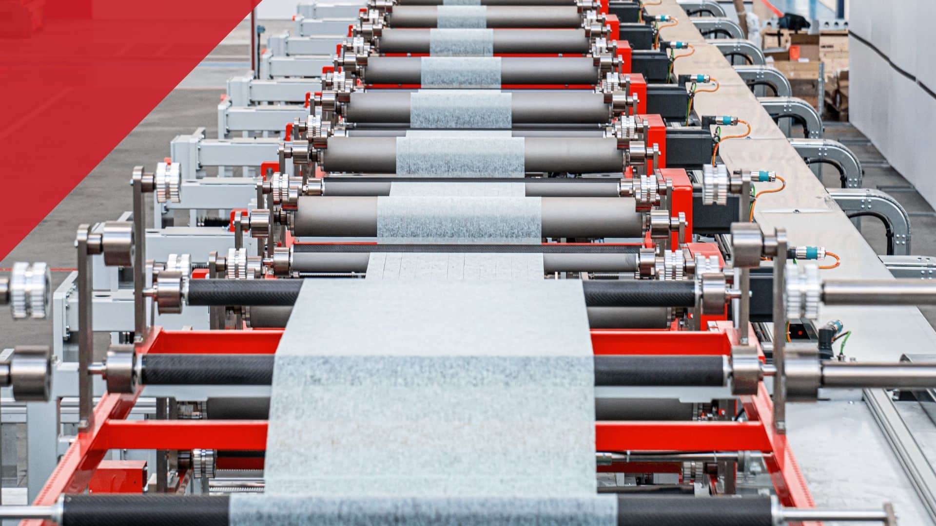 Nonwoven Spooling: Step Winding and Traverse Winding